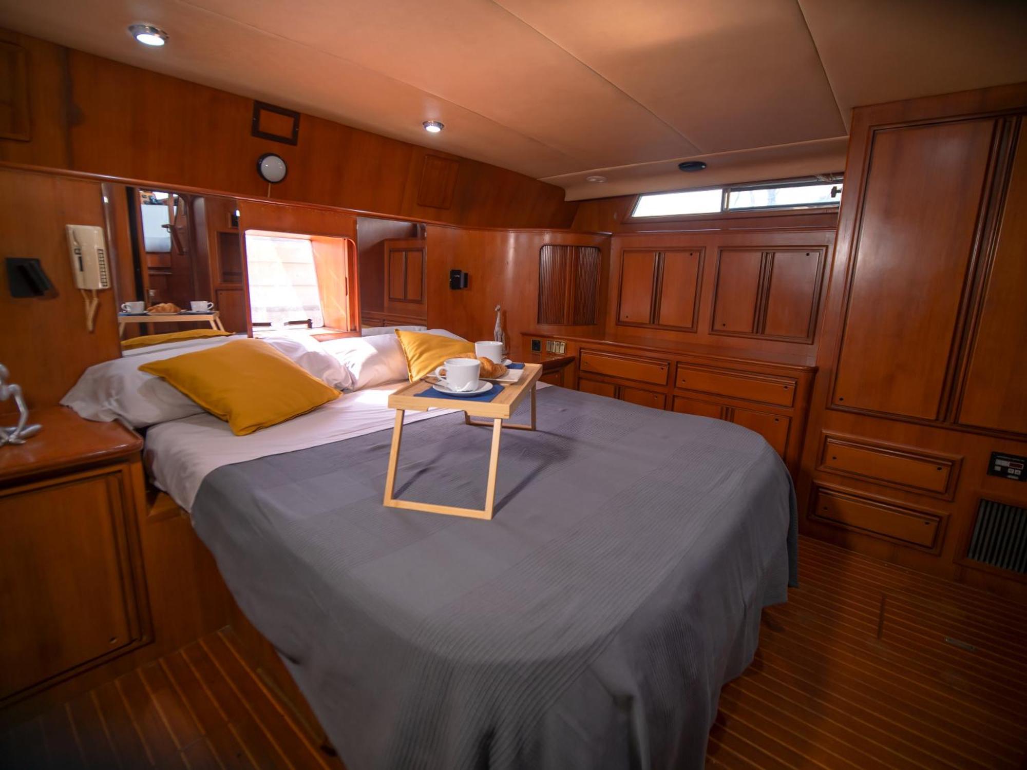 Master&Commander Hotel Valencia Ngoại thất bức ảnh