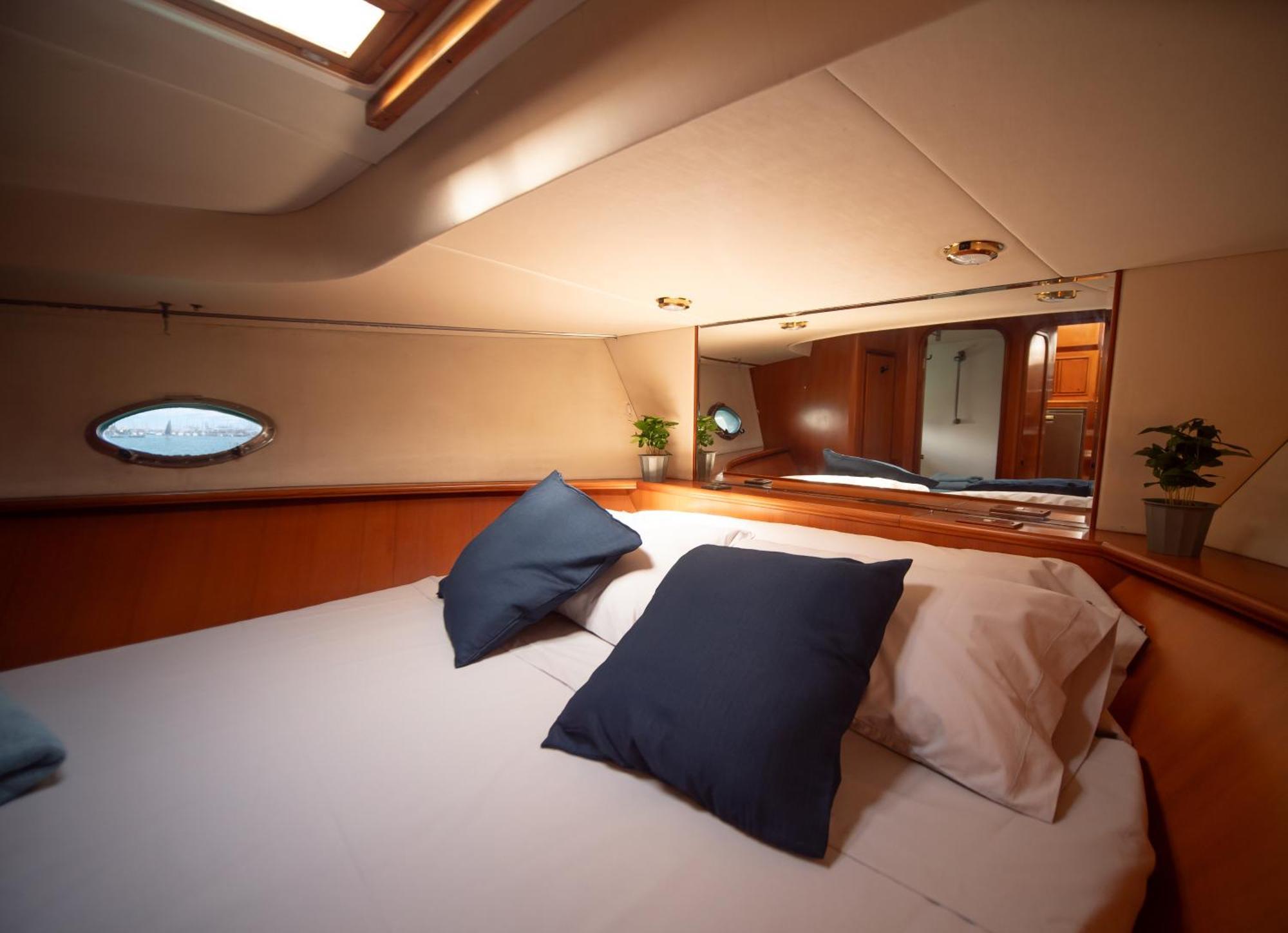 Master&Commander Hotel Valencia Ngoại thất bức ảnh